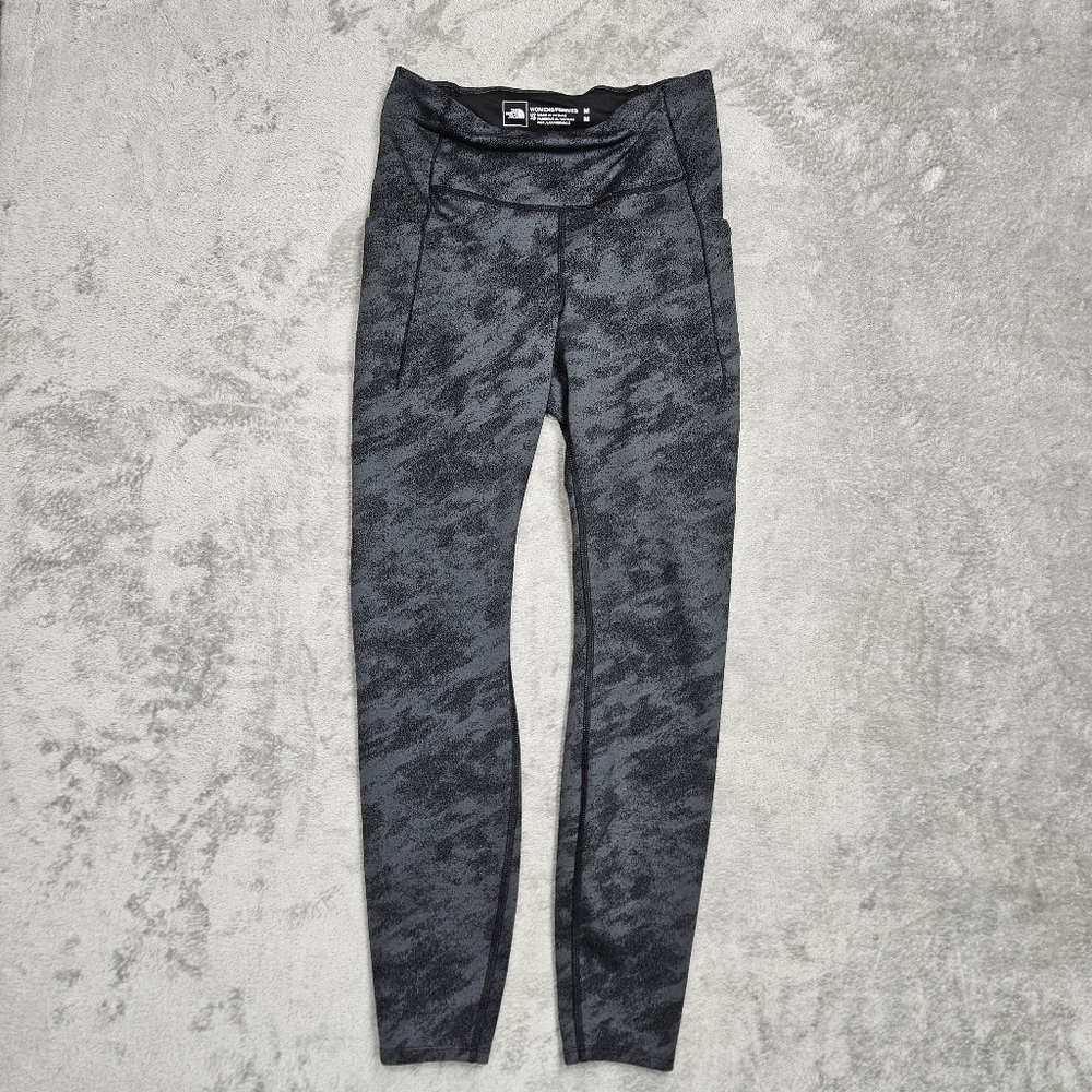 The North Face Women’s Camo Leggings - Size Medium - Excellent Condition
